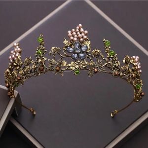 NWOT Handmade Forest Queen Tiara